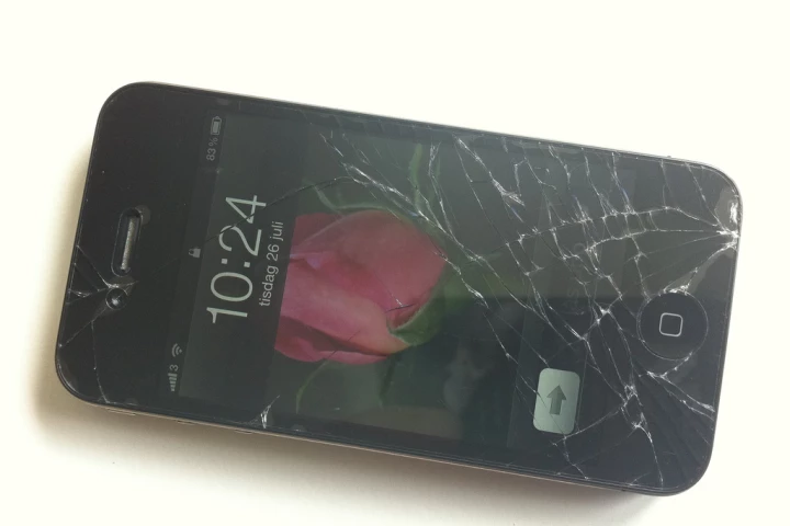 Apple's patent application could raise hopes that smashed iPhone screens may be consigned to the history books (Photo: Per Axbom)