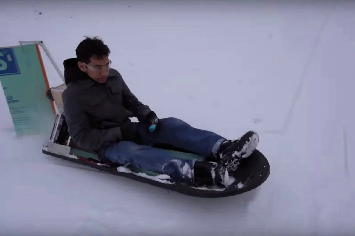 Peter Sripol slippin' and slidin' on his DIY electric air sled