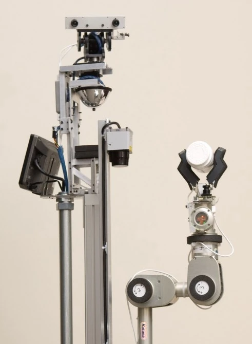 El-E autonomously retrieves items selected with a laser pointerPhoto: Georgia Tech