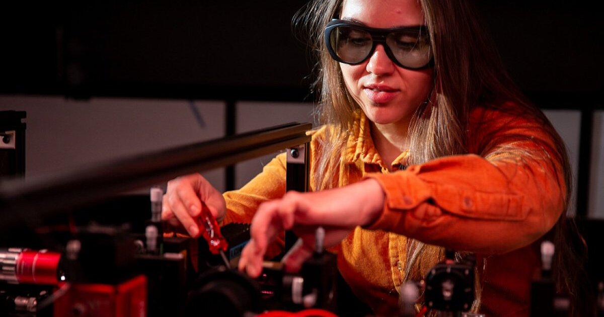 High harmonic lasers unlock a resolution boost for optical microscopy