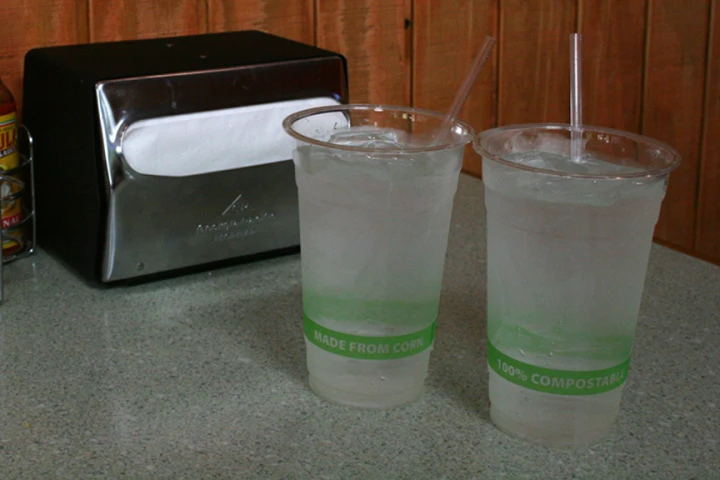 Biodegradable cups made from corn at Chubby's Tacos in Durham, North Carolina (Photo: Ildar Sagdejev (Specious) via Wikipedia Commons)