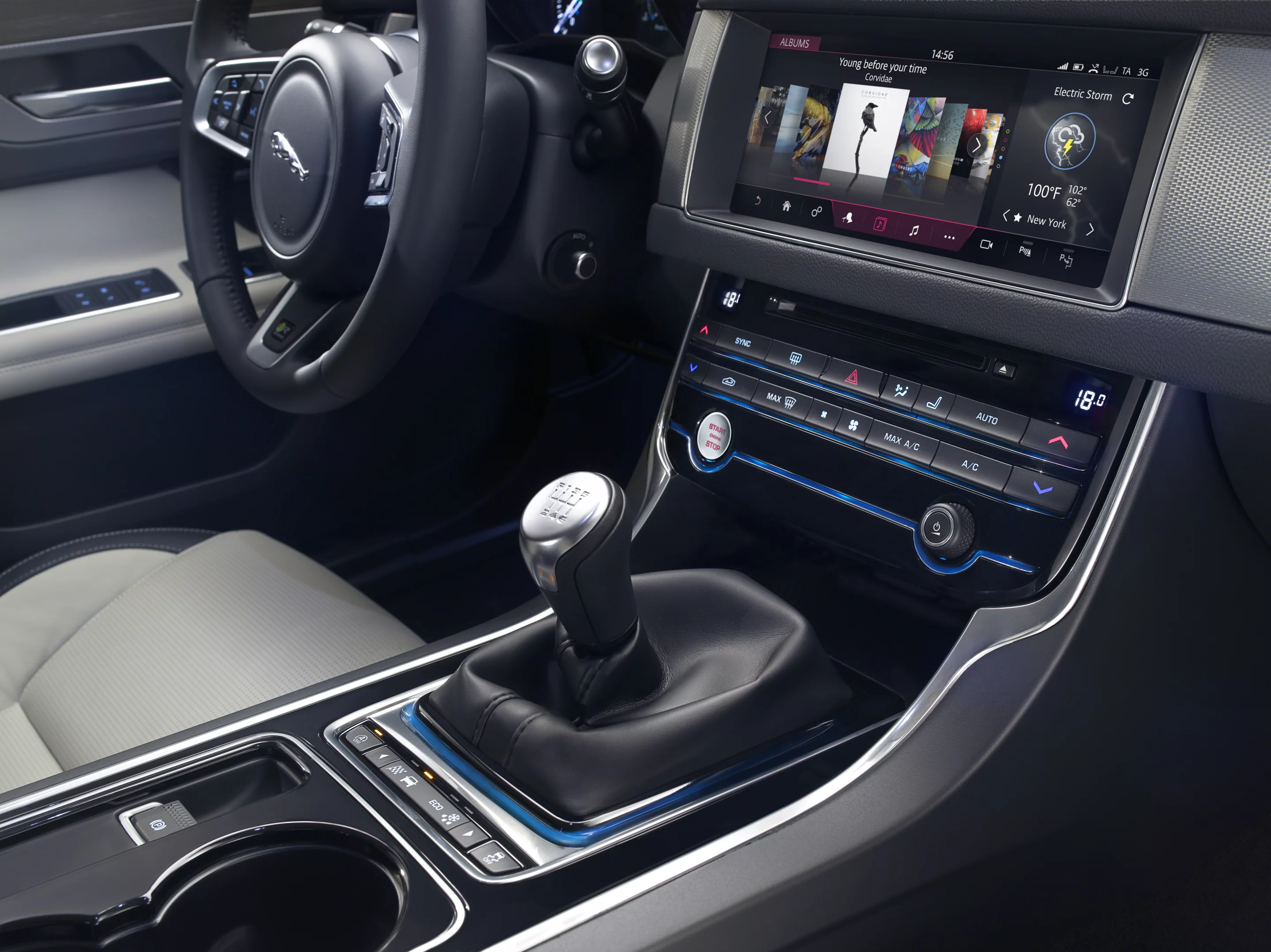 The 2016 Jaguar XF console