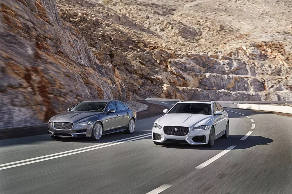 The 2016 Jaguar XF has a choice of veneers