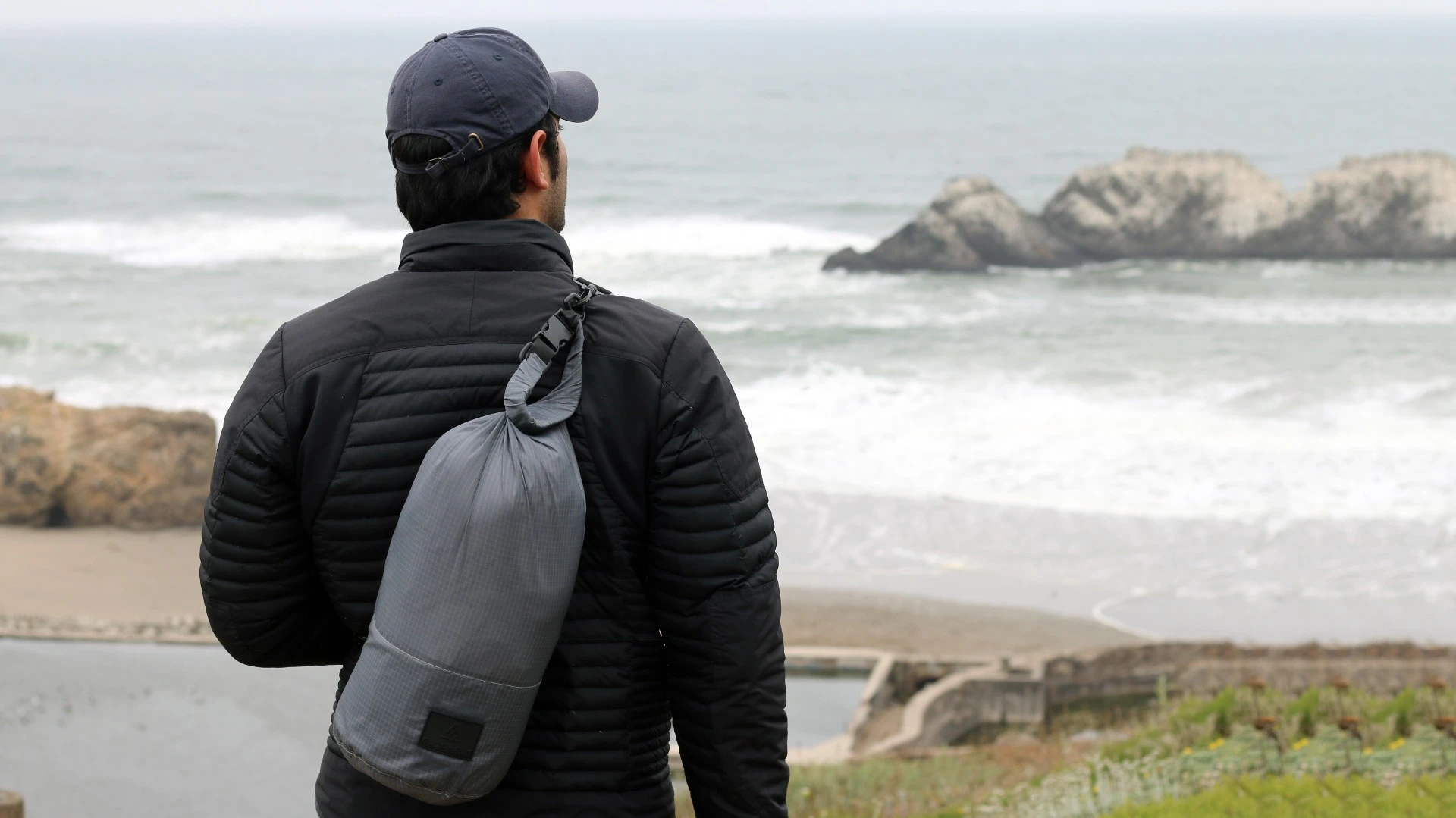 The Wolverine Pack itself is a nicely designed, versatile carry bag that boasts a 20 L (5.3 gal) capacity