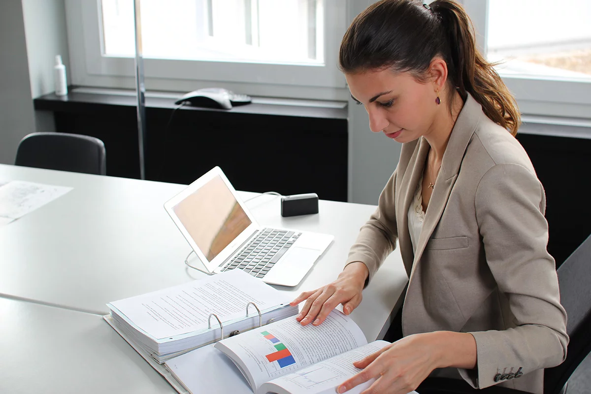 The PocketScan portable wireless scanner weighs 2.9 oz (85 g)