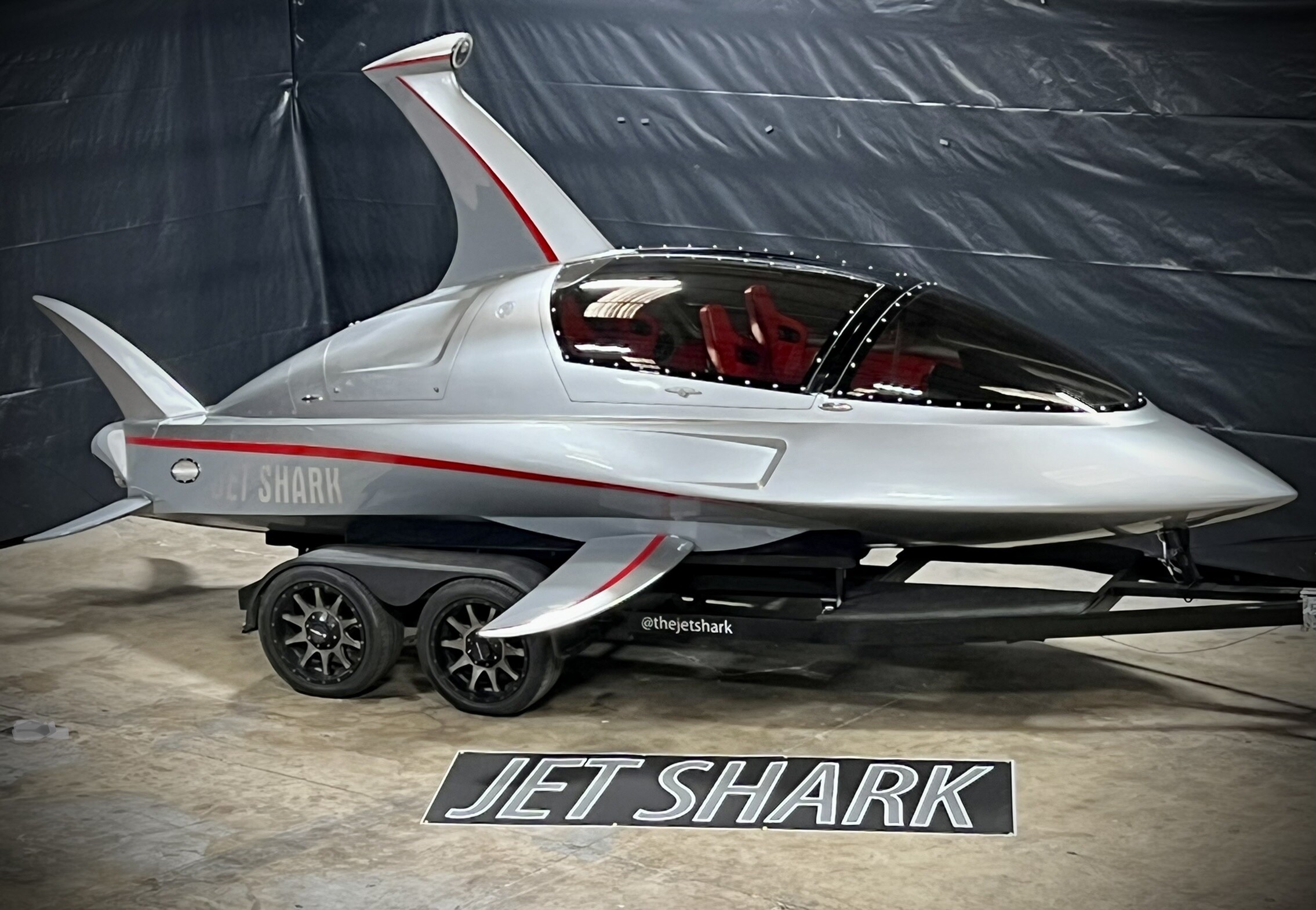 Jet Shark takes multiple passengers on a semisubmersible thrill ride