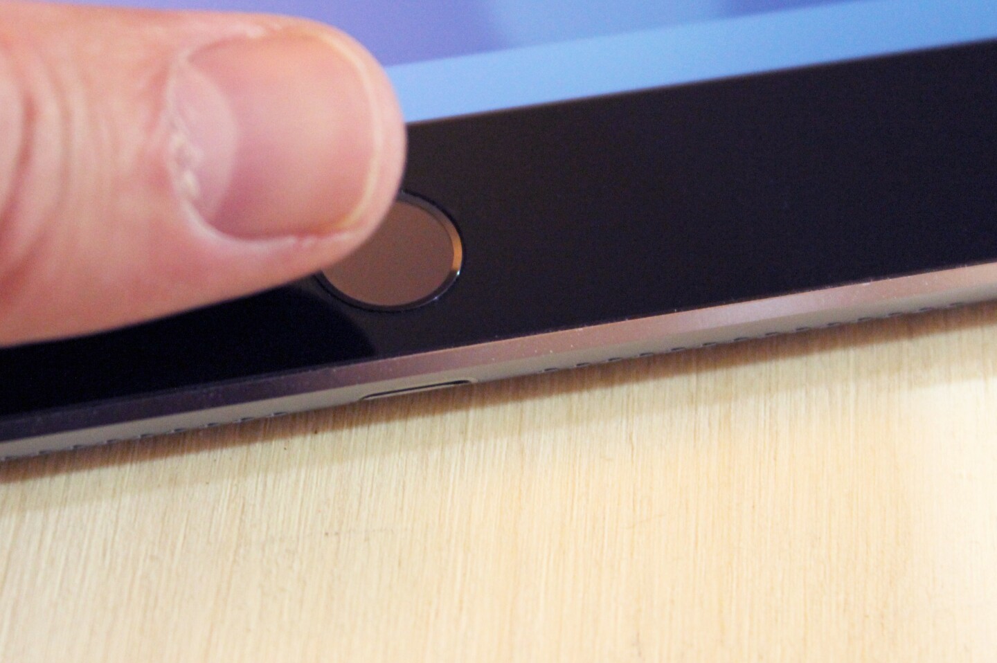 Touch ID (Photo: Will Shanklin/Gizmag.com)