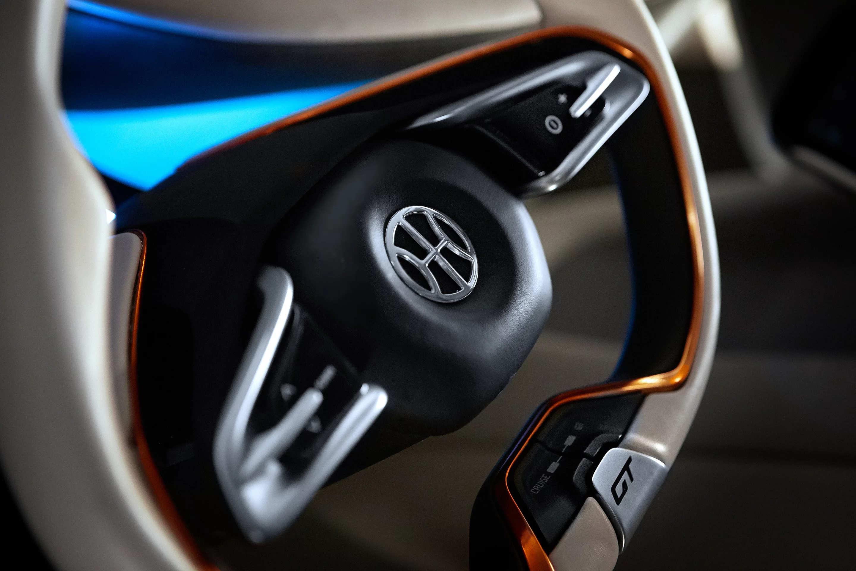 Pininfarina HK GT: steering wheel