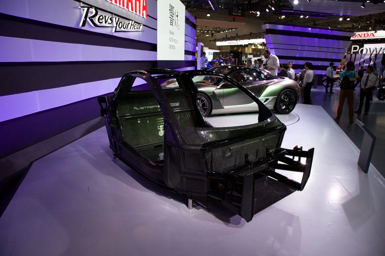 The carbon fiber chassis of the Yamaha Sports Ride Concept has been built with Gordon Murray's iStream Carbon technology