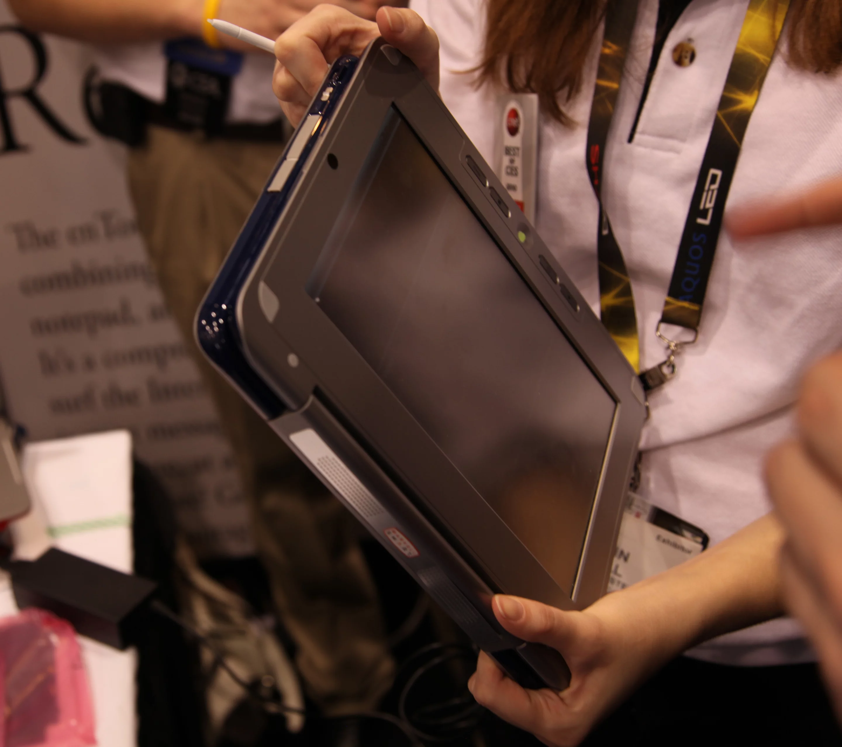 The enTourage eDGe eBook dualscreen reader