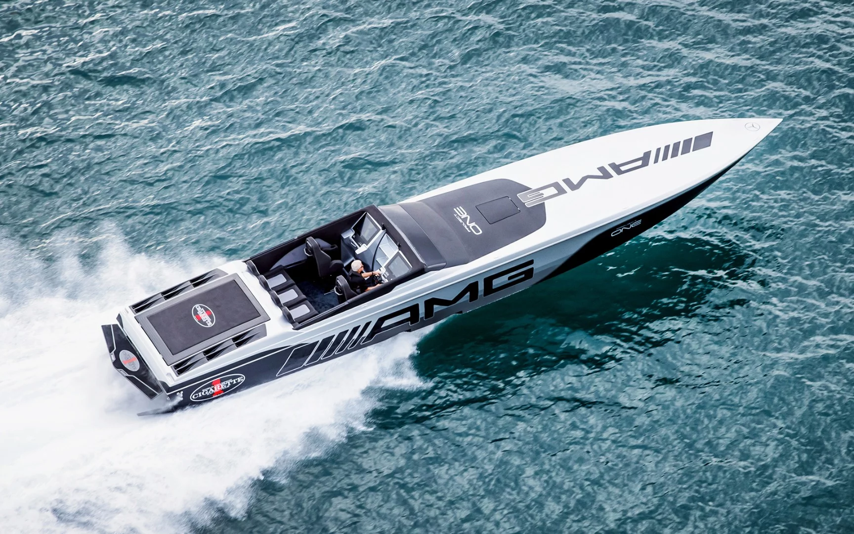 Cigarette has loaded the 515 Project One with carbon fiber, Kevlar and E-Glass, helping to cut and optimize weight