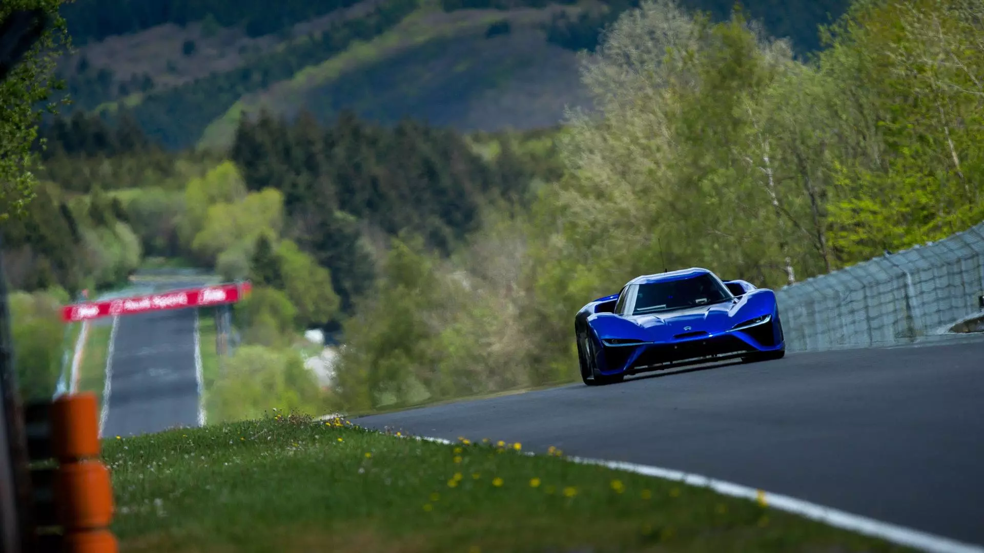 The NIO EP9 tackles the Nurburgring Nordschleife