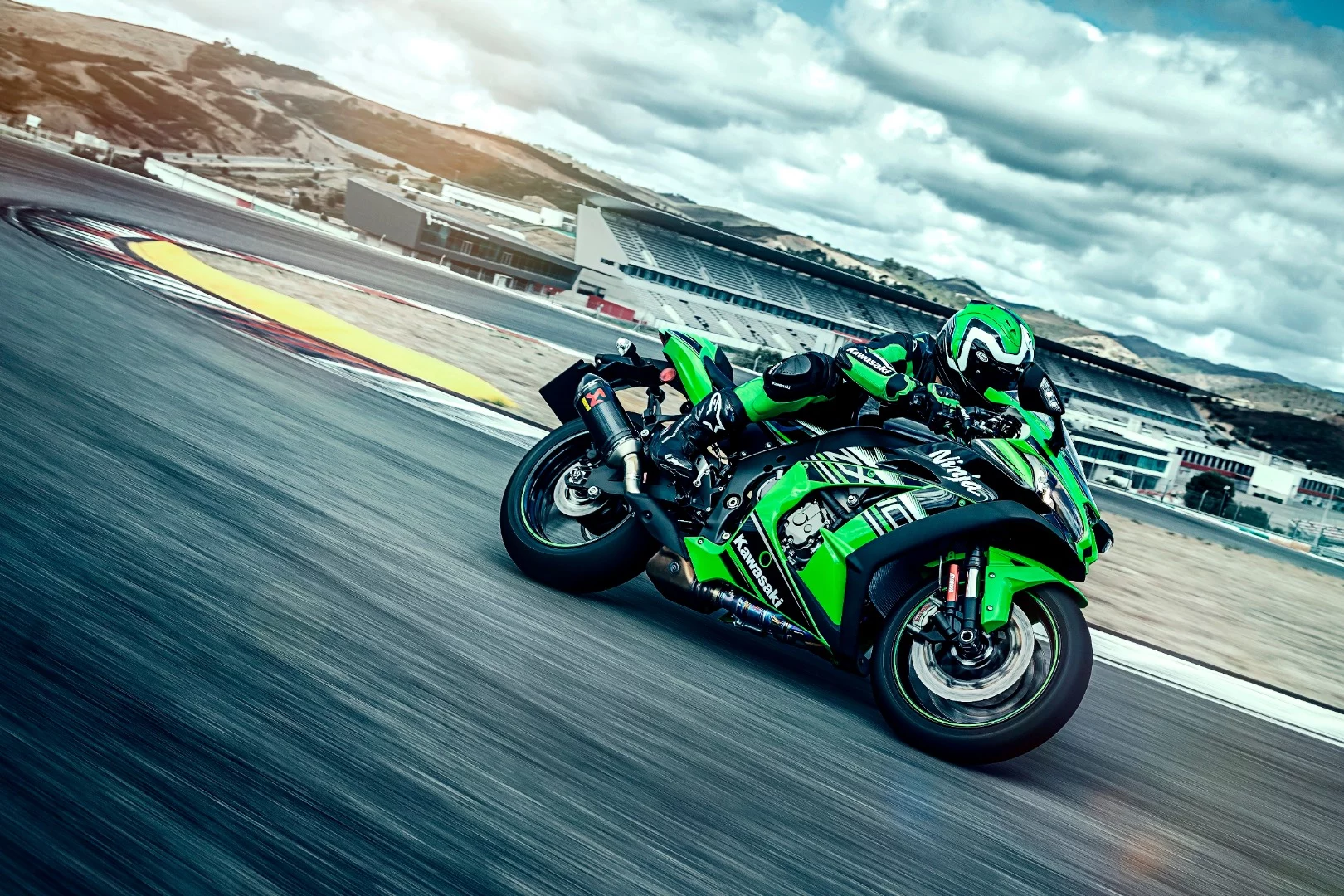 The 2016 Kawasaki Ninja ZX-10R is as close as it gets to a racing-spec superbike