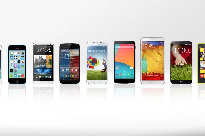 Gizmag compares the features and specs of the top smartphones of 2013