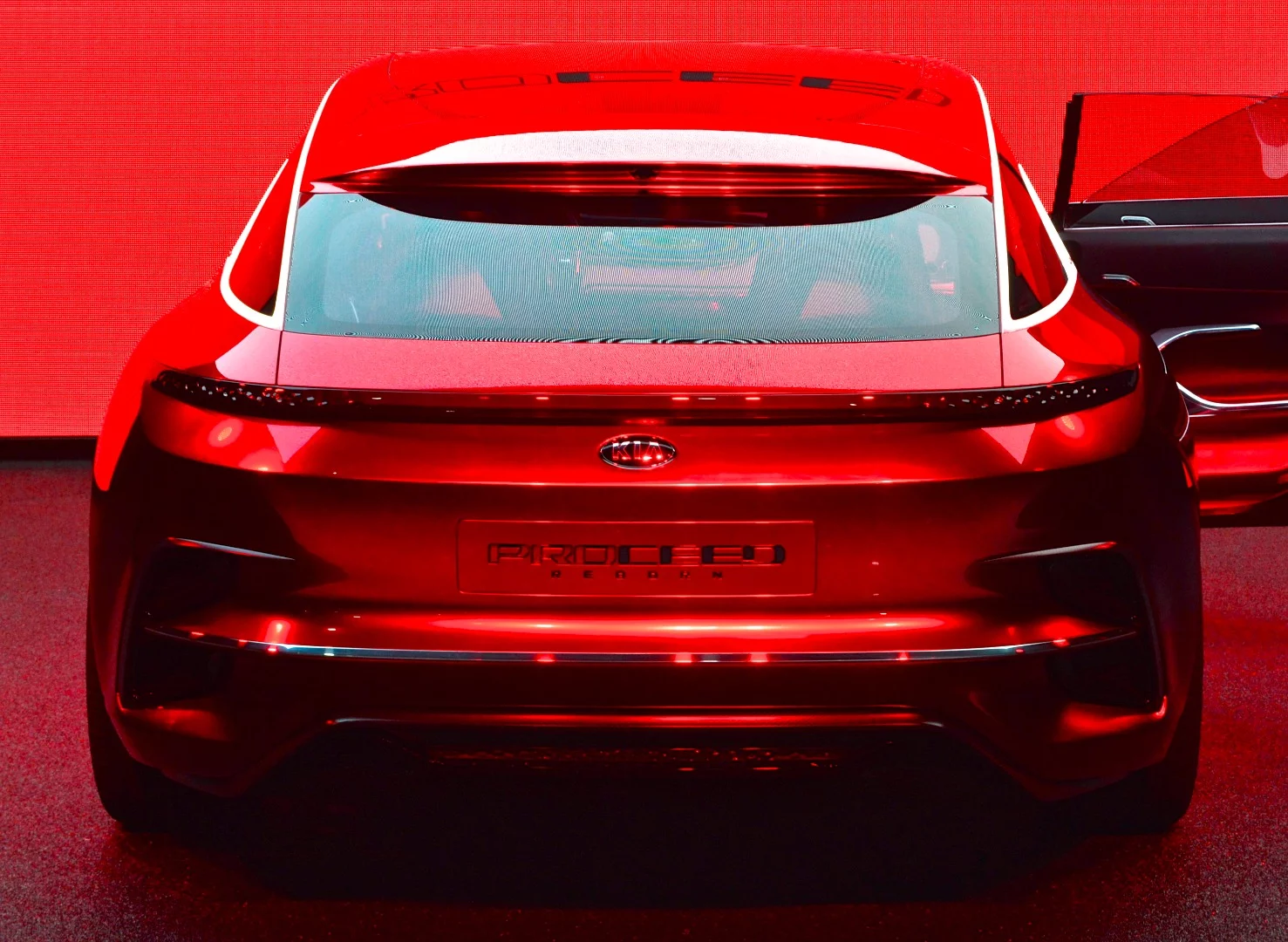 Kia experiments with a new type of Proceed at the 2017 Frankfurt Motor Show