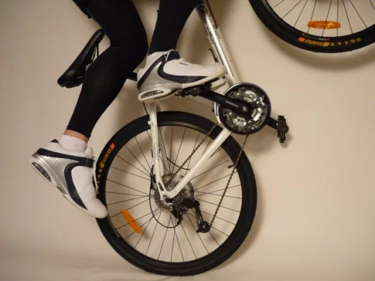 New image showing the pressure the Cranklock allows you to put on the rear tire at any angle