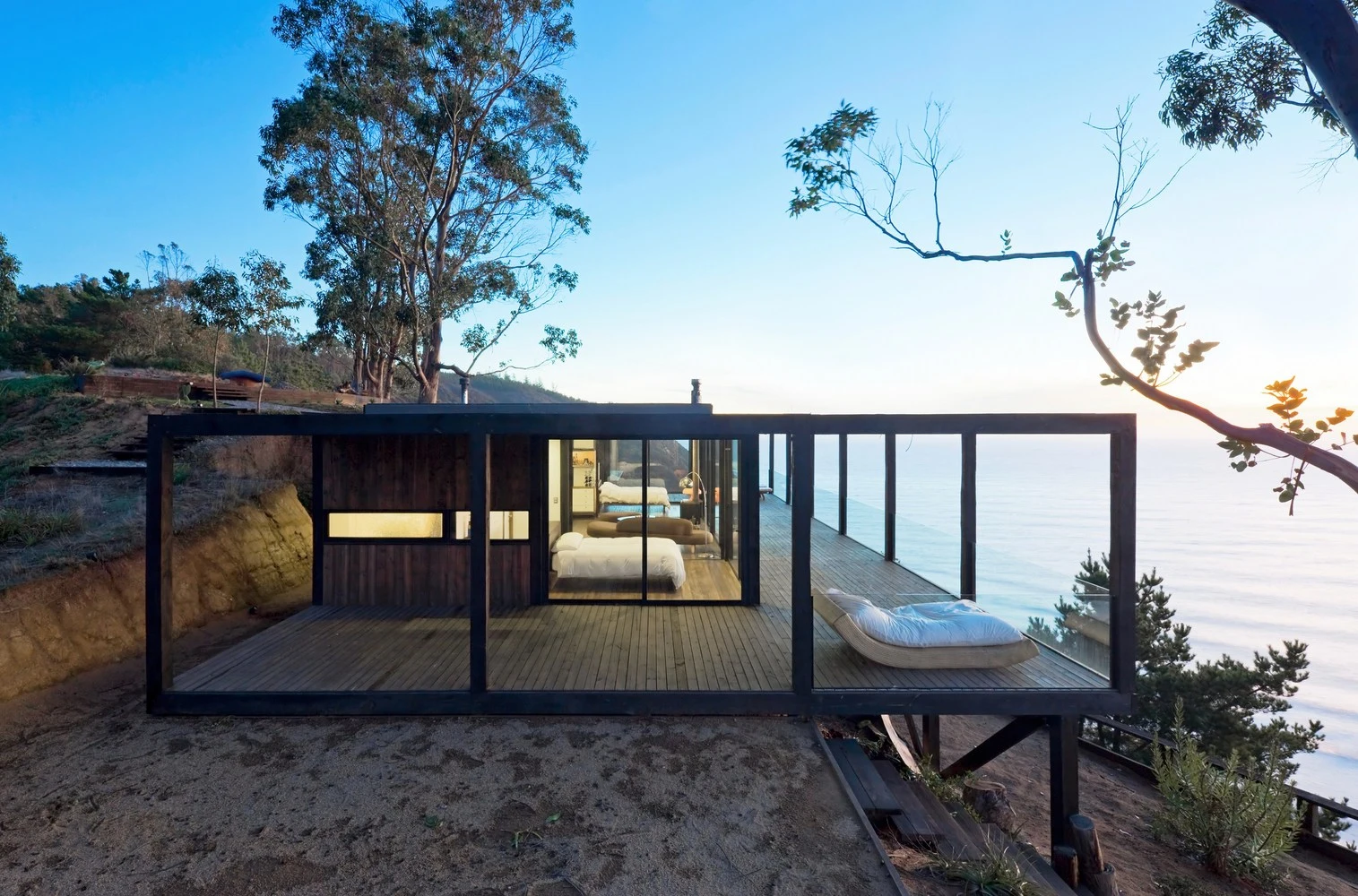 Till House is a compelling experimental structure from WMR Arquitectos. Situated on the coast of Chile, the house is made up of wooden modules with a full open plan layout