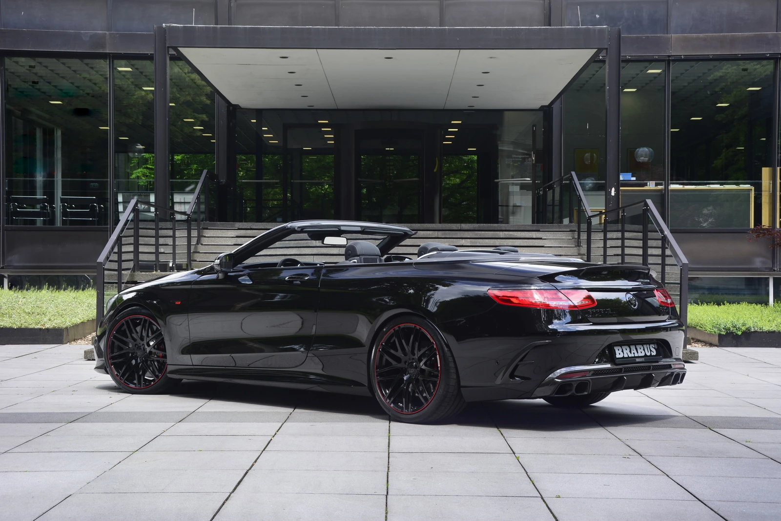 Brabus fits a 15-mm lower suspension