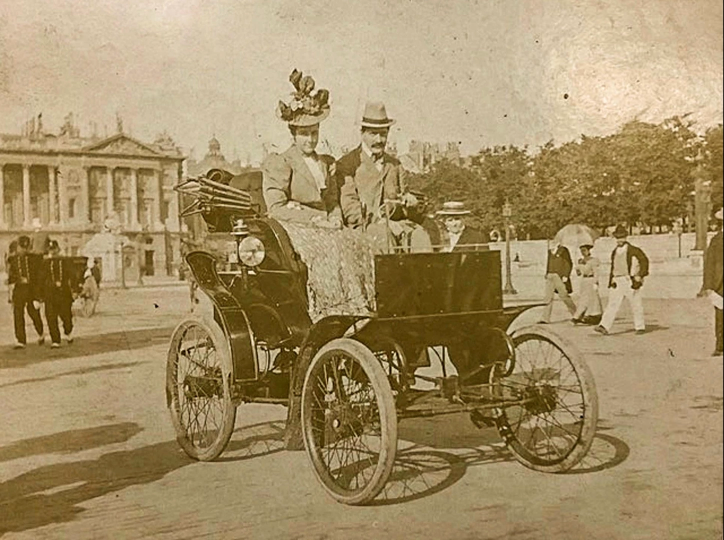 Mr & Mrs. Andrew L. Riker and the 1898 Riker Electric (this car) in Paris in 1898