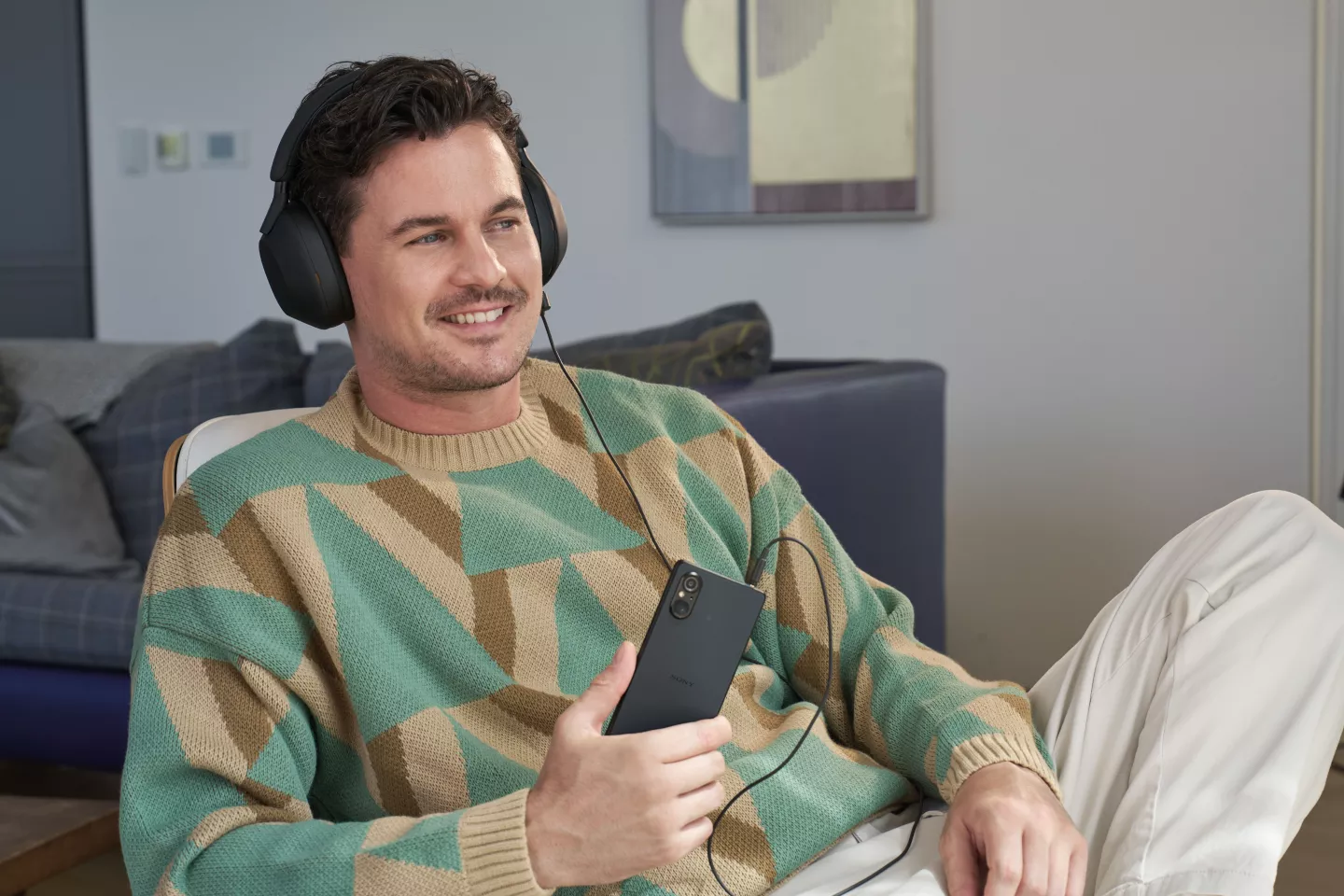 The 3.5-mm audio jack remains for another generation, allowing listeners to plug in headphones