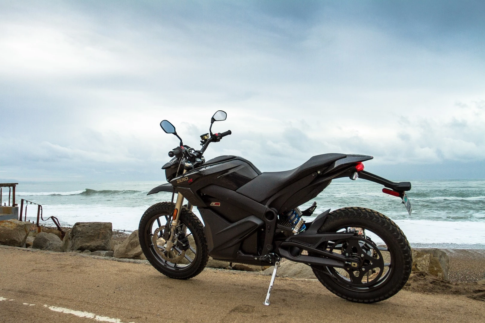 Zero Motorcycles 2016 DSR: slightly bigger and broader than the SR, and a touch better looking too.