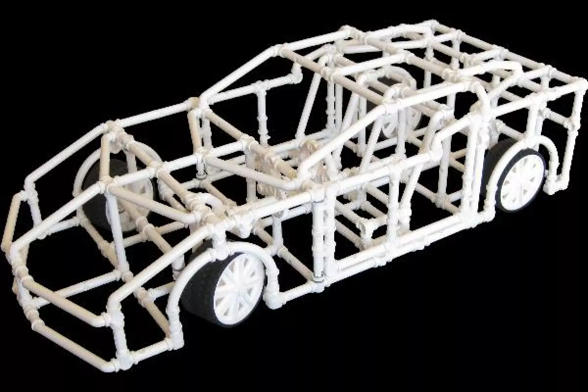Crossbeams makes it easy to freely create or to design and assemble a huge range of toys