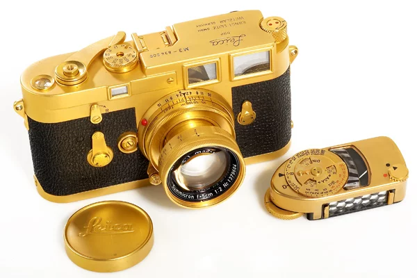 Leica M3 gold no. 834000 (1956)