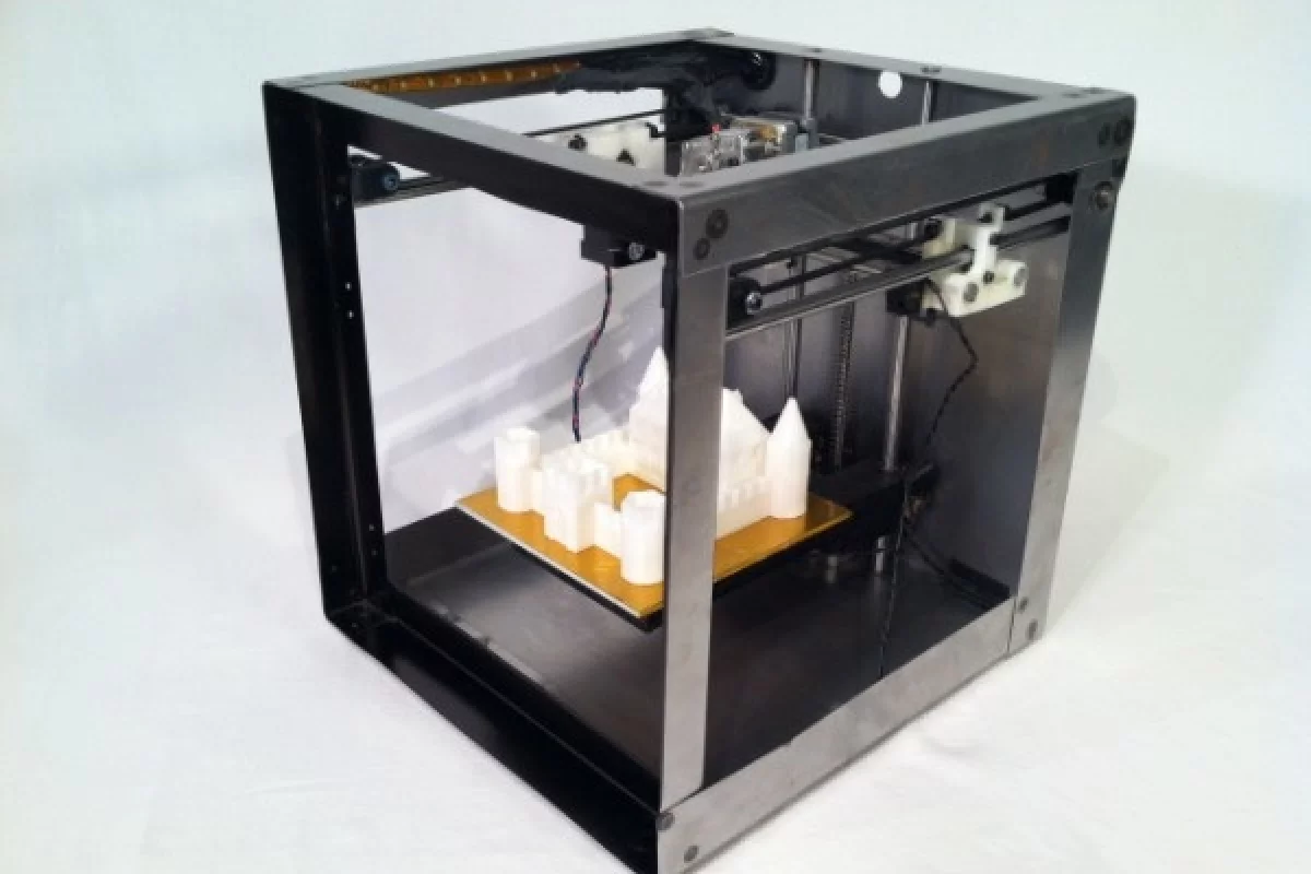 The Solidoodle 2 3D printer