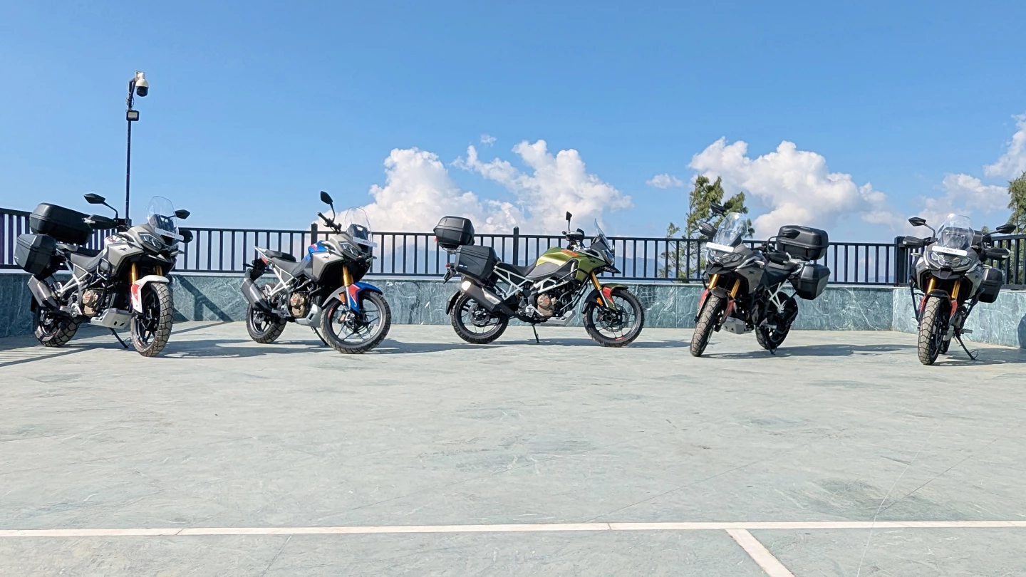 The TVS RTX comes in five colorways: Viper Green, Tarn Bronze, Metallic Blue, Lightning Black, and Pearl White