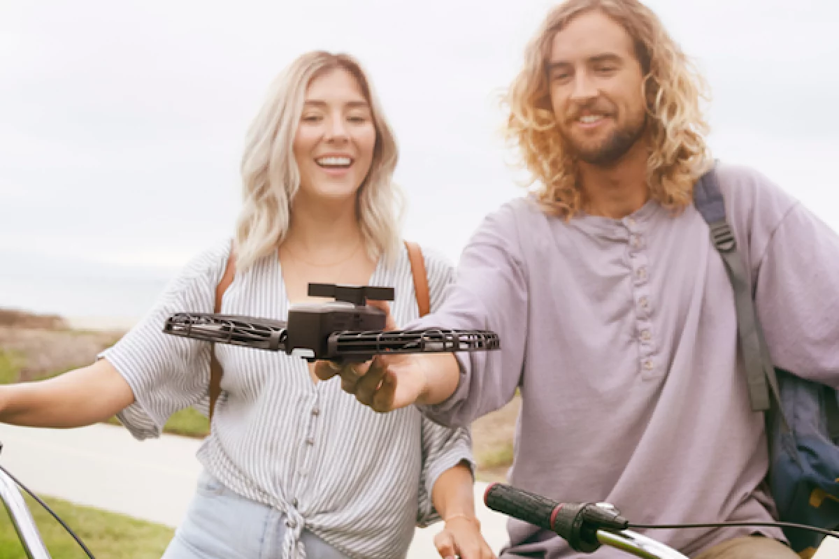 The Hover 2 is a new flying camera from ZeroZero Robotics that's designed to be simple to use