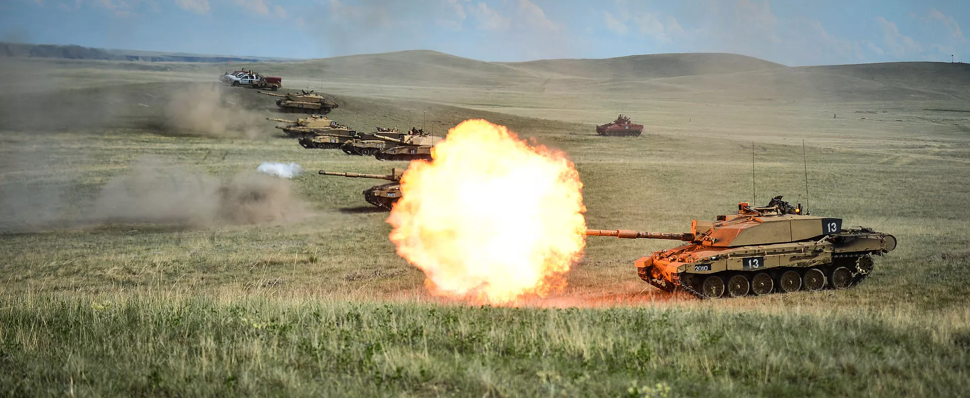 Challenger 2s training in Canada