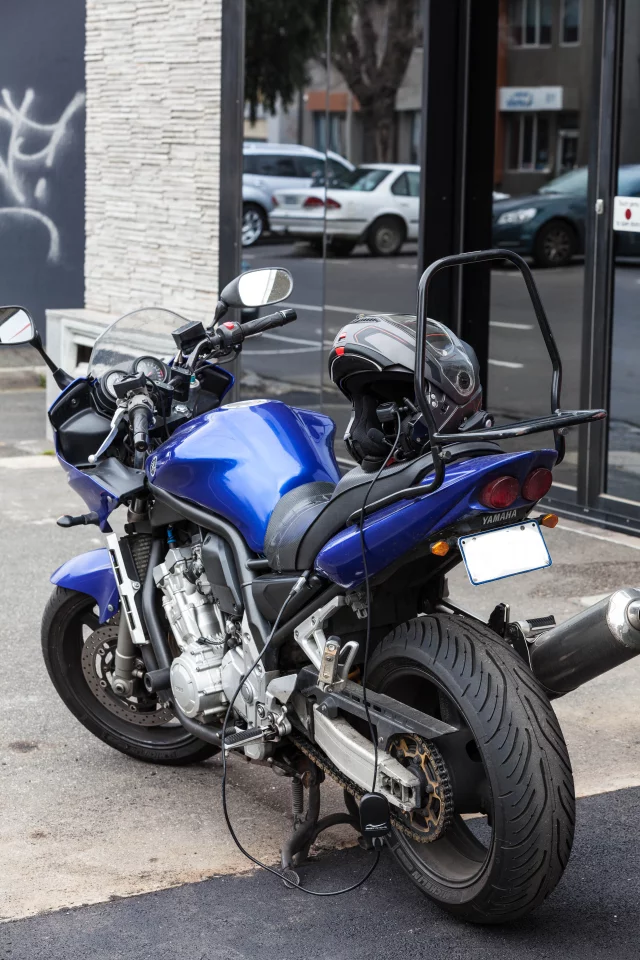BikeHUD, showing the long wire and pendant hanging from the monocle, which is mounted to a Nolan N104 helmet (Photo: Loz Blain)