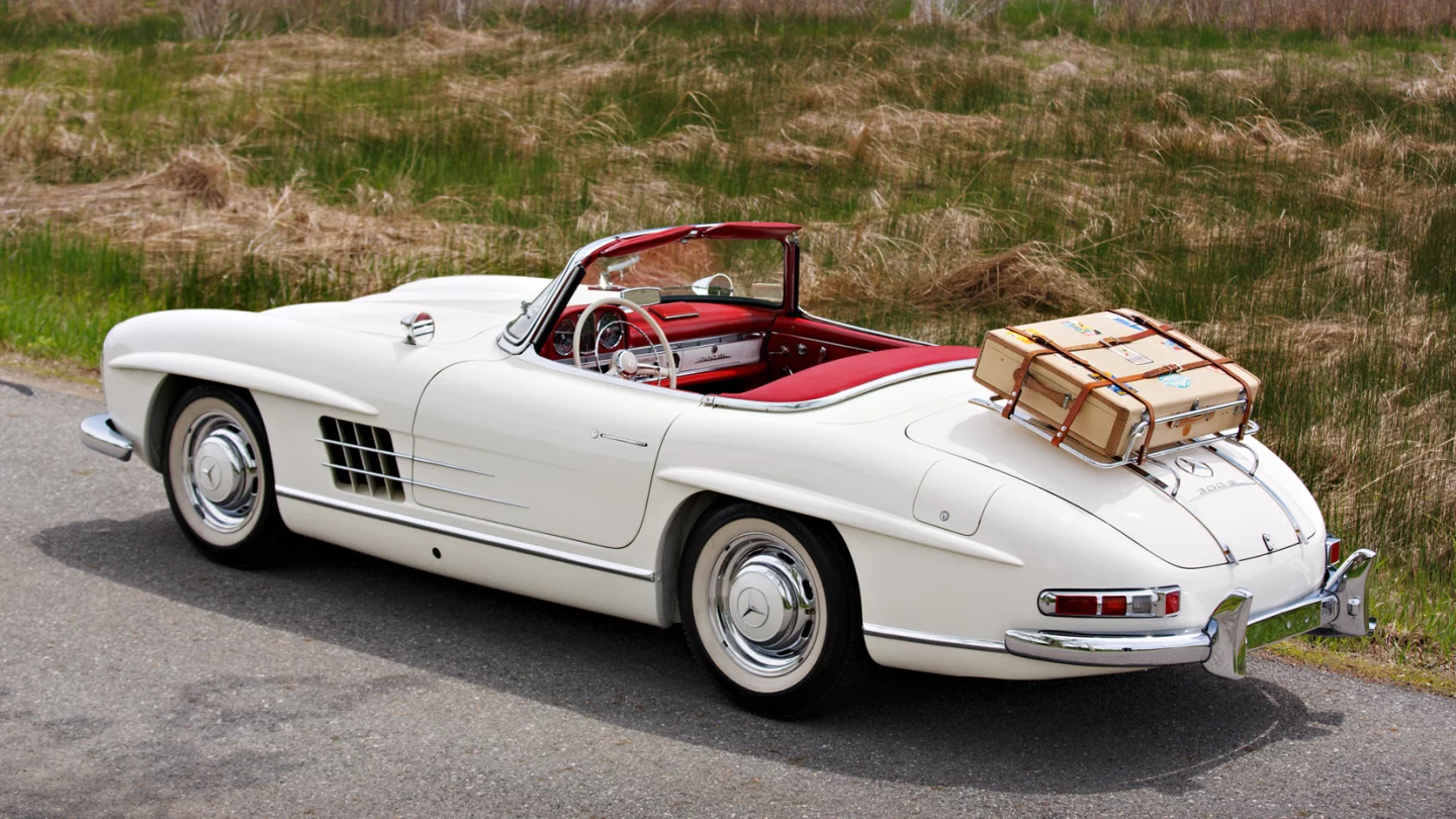 2018 Monterey Car Week Auction Report | 1963 Mercedes-Benz 300 SL Roadster | Sold for: $2,530,000 | Estimate: from $1,800,000 to $2,200,000 | Auction: Gooding & Co | Lot 140 | Official Description