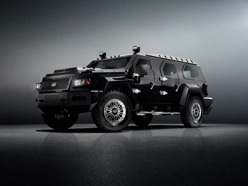 The Evade's greater style was heavily influenced by the armored Knight XV, and in turn, its subtle changes will find their way to the next Knight XV