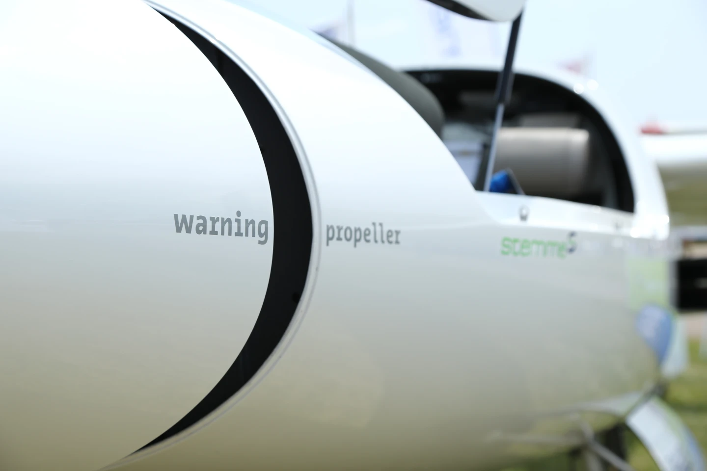 The S10's 115 hp Rotax 914 F Turbo engine pulls the plane unassisted to soaring altitudes (Photo: Angus MacKenzie/Gizmag.com)
