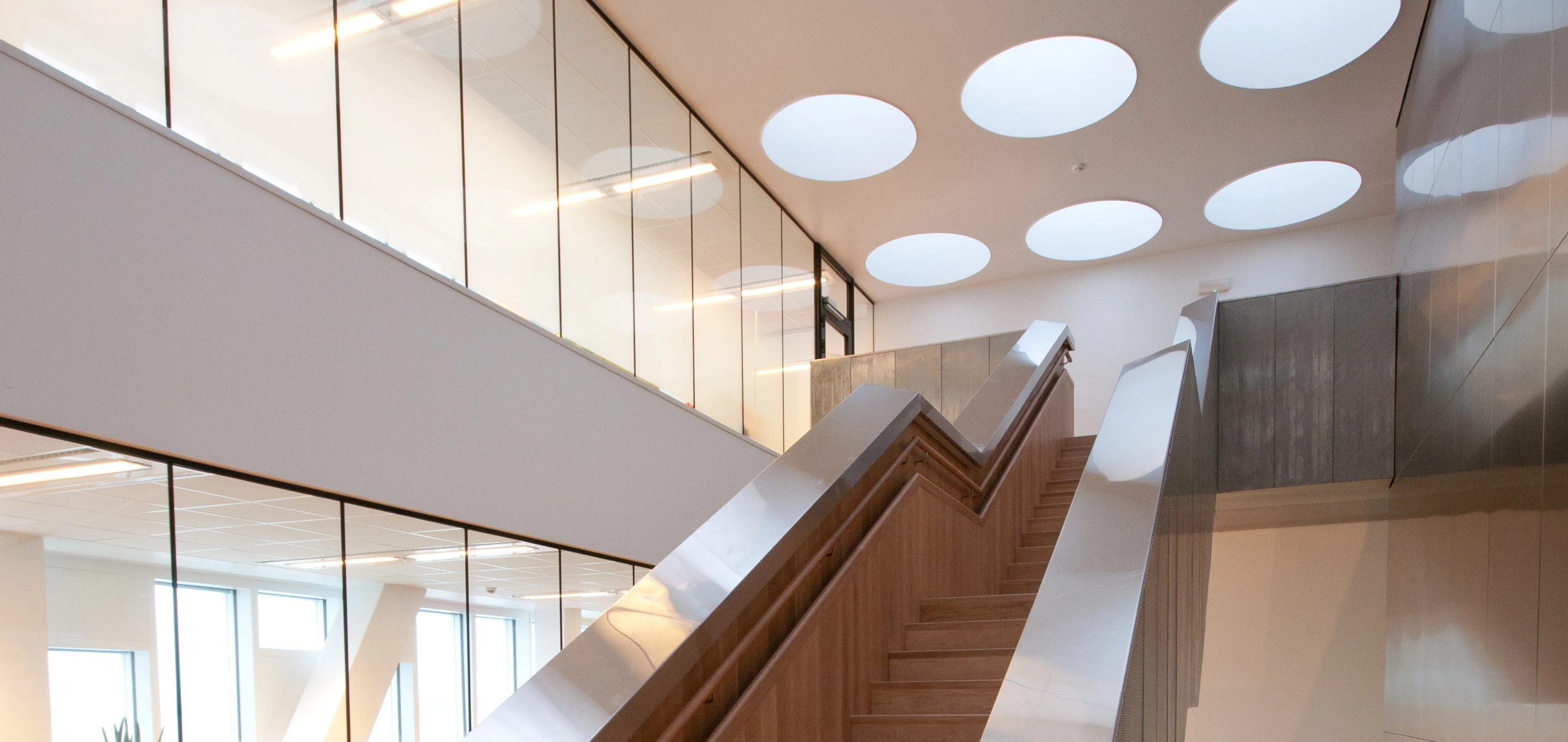 Aluminum and wood stairs (Photo: A-Lab)
