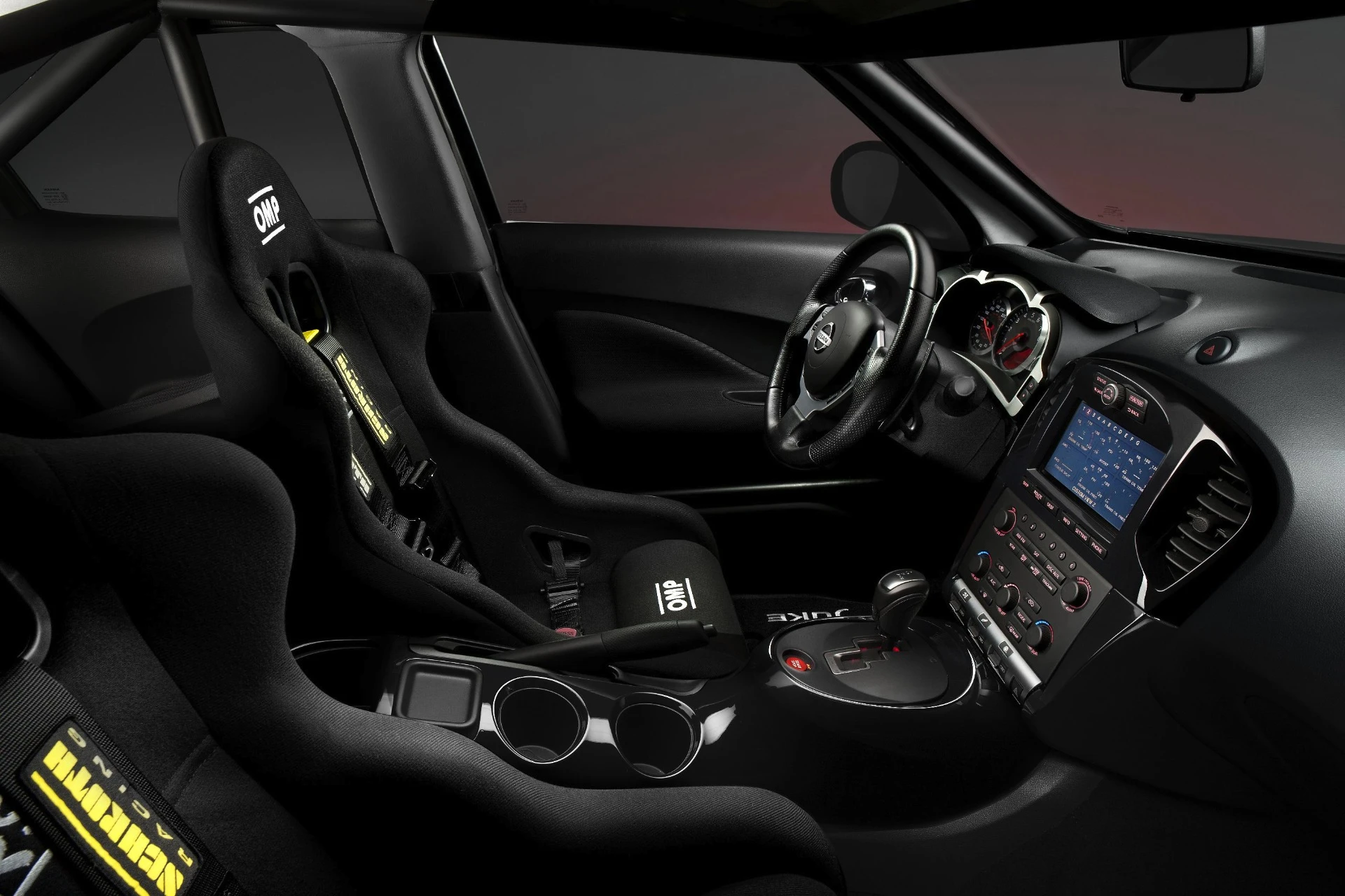 Nissan's JUKE-R concept: interior