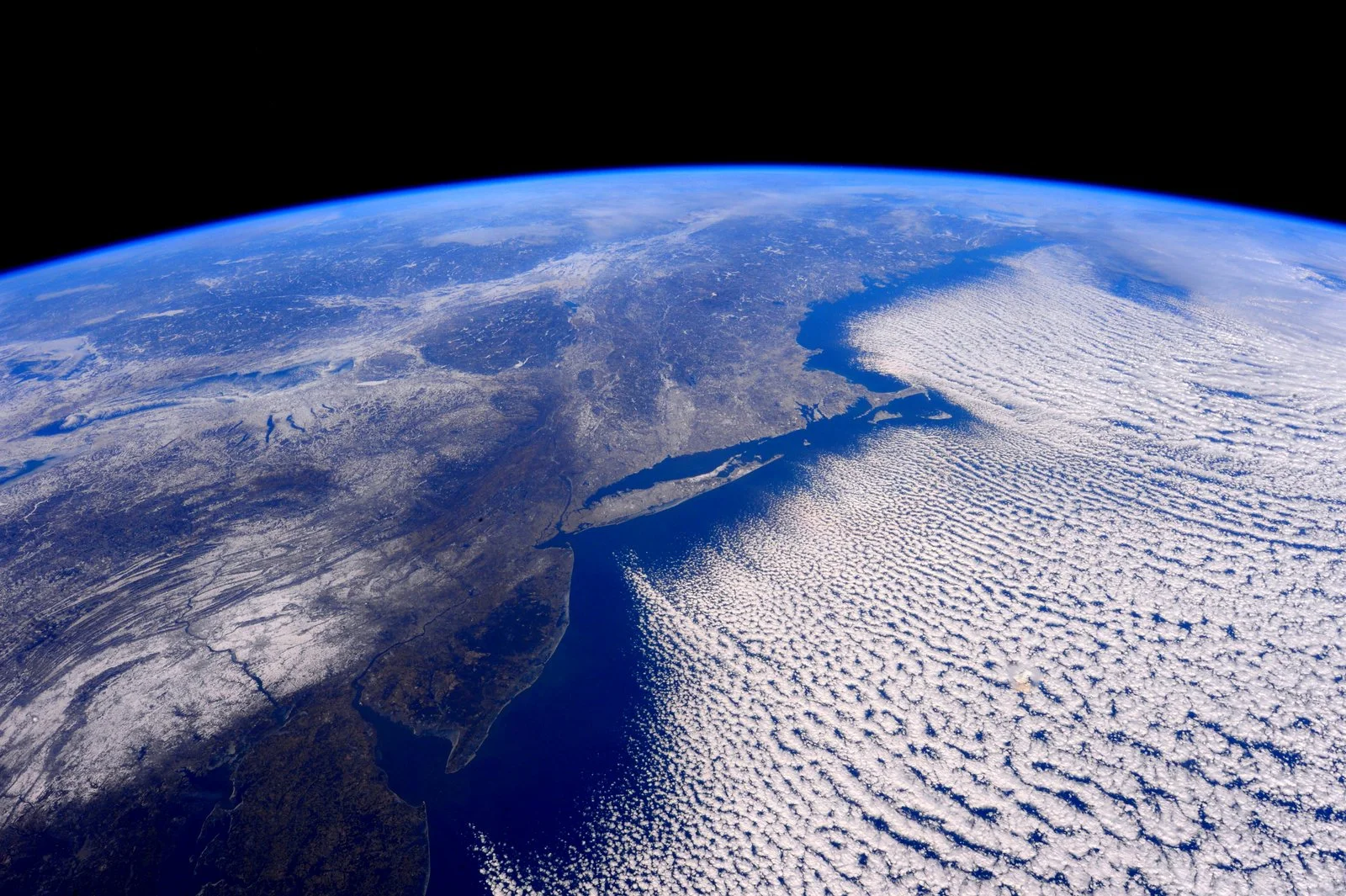 Scott Kelly snaps the polar vortex that gripped North America in February 2016