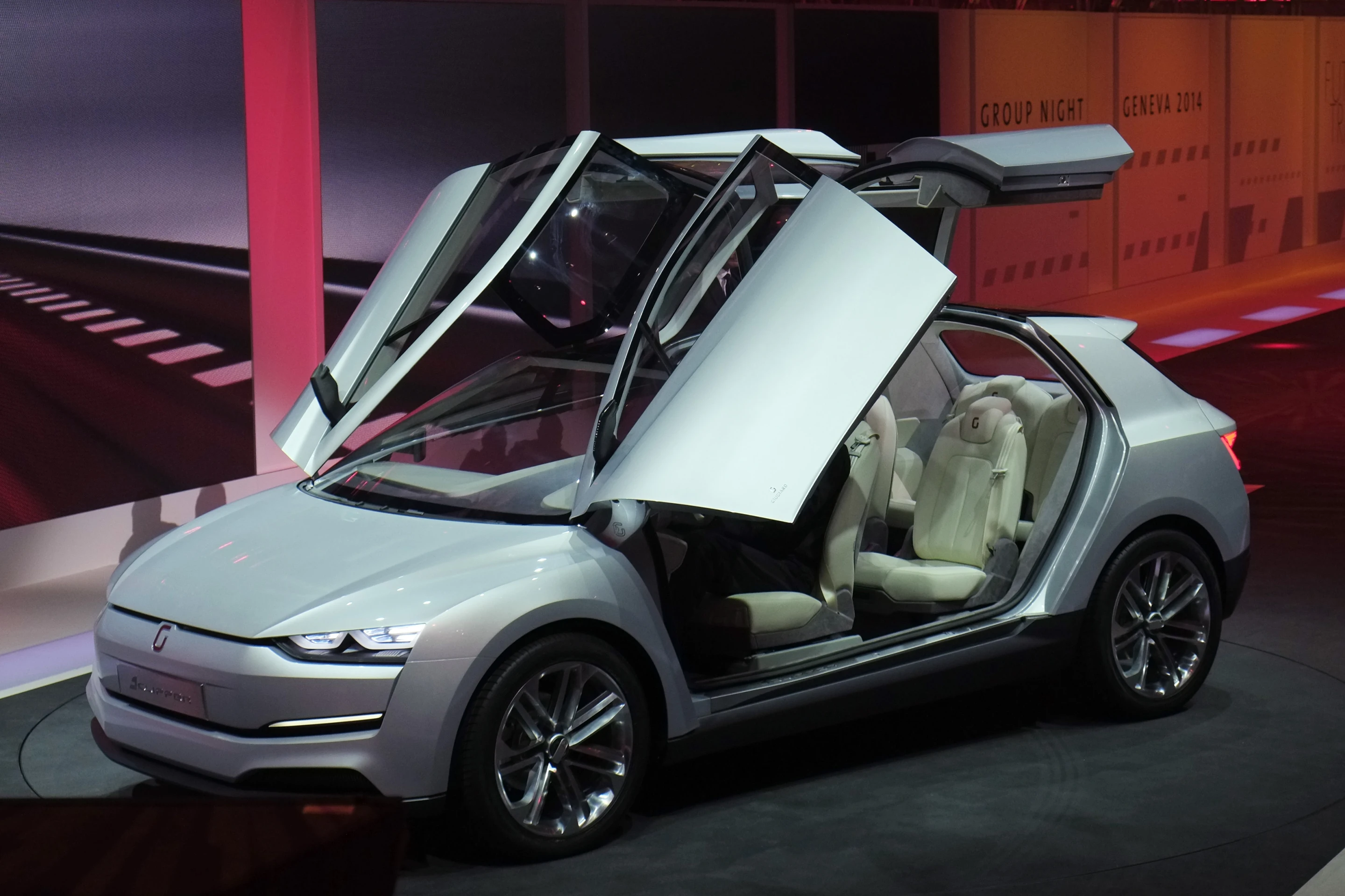 The Italdesign Giugiaro Clipper punches 110 kW (295 bhp)
