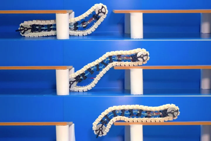 Being able to lock and unlock links in the track gives the RCTR the ability to tackle various obstacles with ease