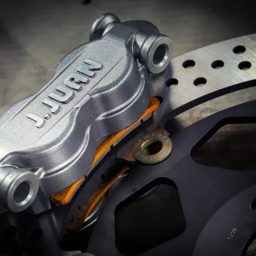 Vins Duecinquanta: J-Juan brake system is a bit of a surprise, but then you're not hauling up 200 kg of superbike.