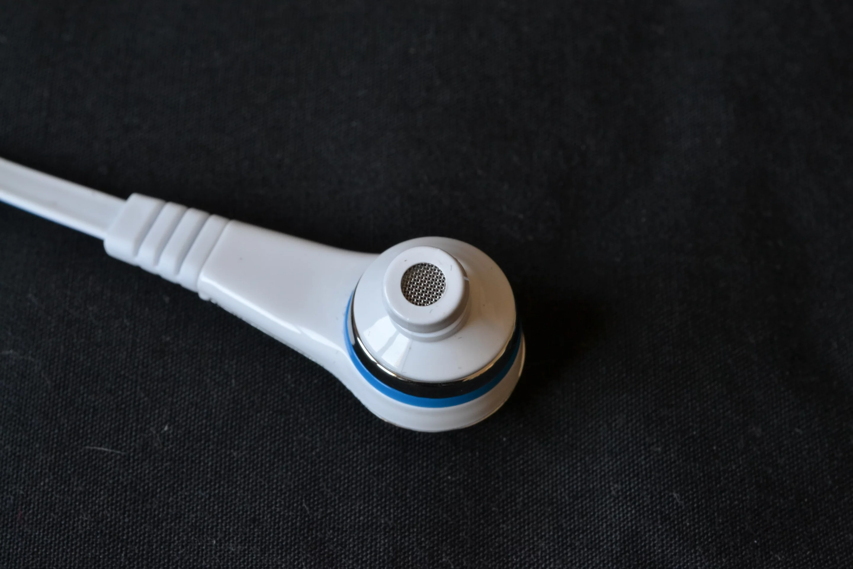 The earphone with the silicon tip removed