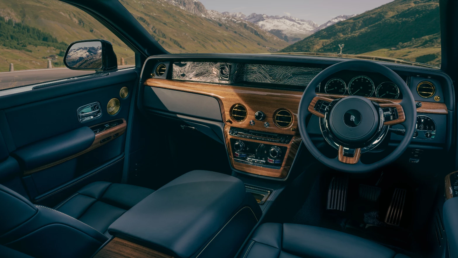 Goldfinger Phantom front seat