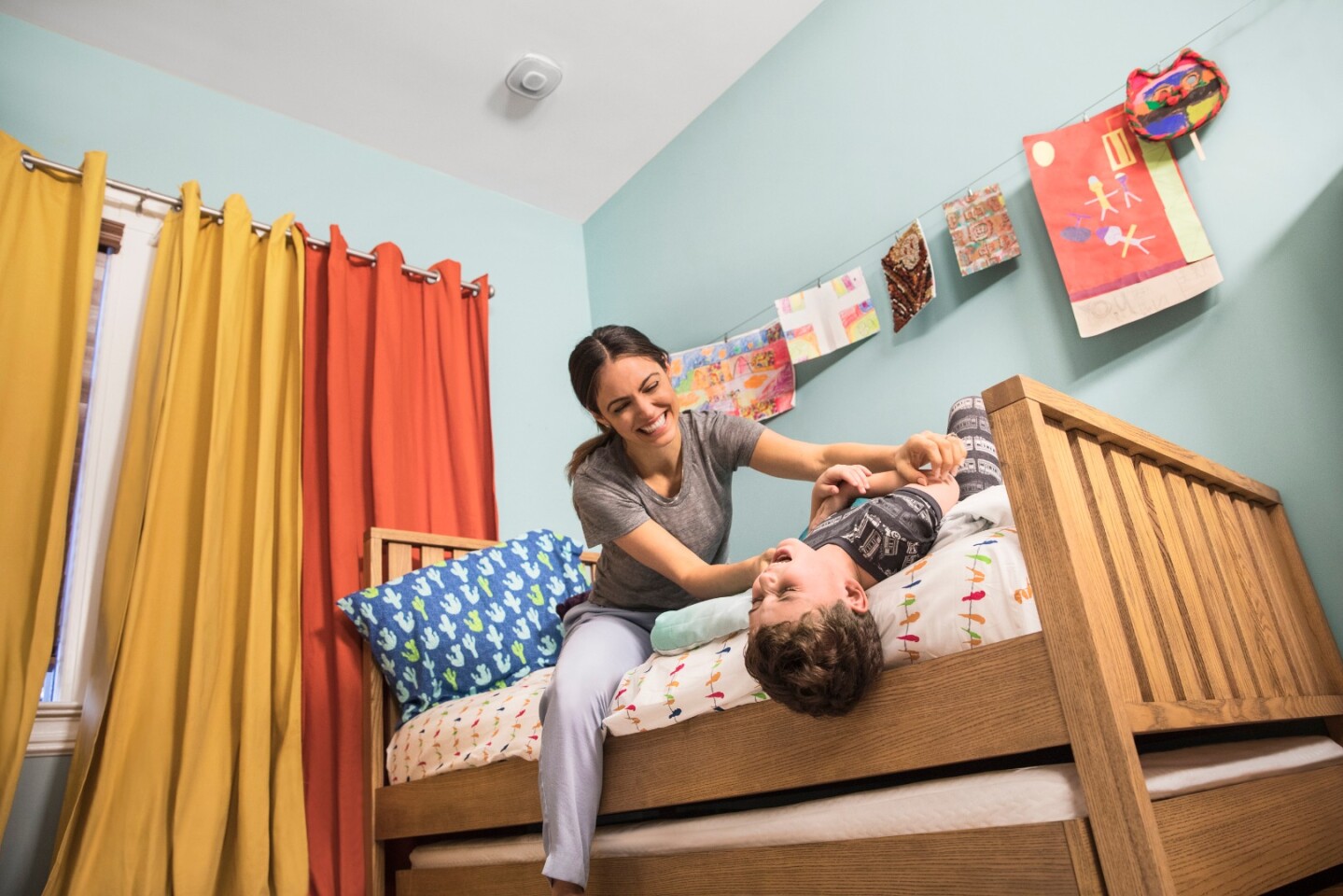 Alexa Enabled Smoke Detector Doubles As A Voice Assistant From Above
