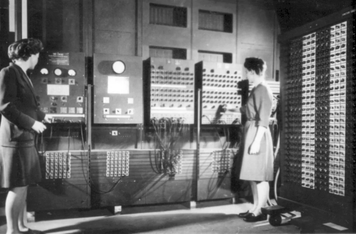 First Computer Weight 75 years ago, the world's first modern computer made its public debut