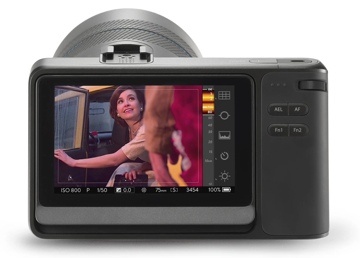 Lytro's in-camera software means the Illum is able to provide live interactive depth feedback, showing the relative focus of all objects in the frame