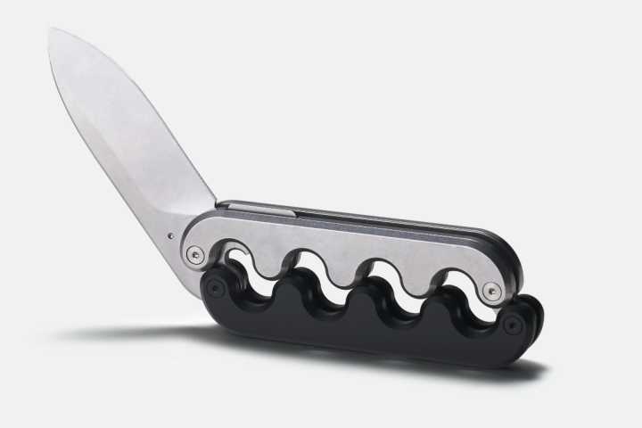 The new Sidewinder knife was created in a collaboration between EDC maker Craighill and design studio Chen Chen & Kai Williams, both located in New York