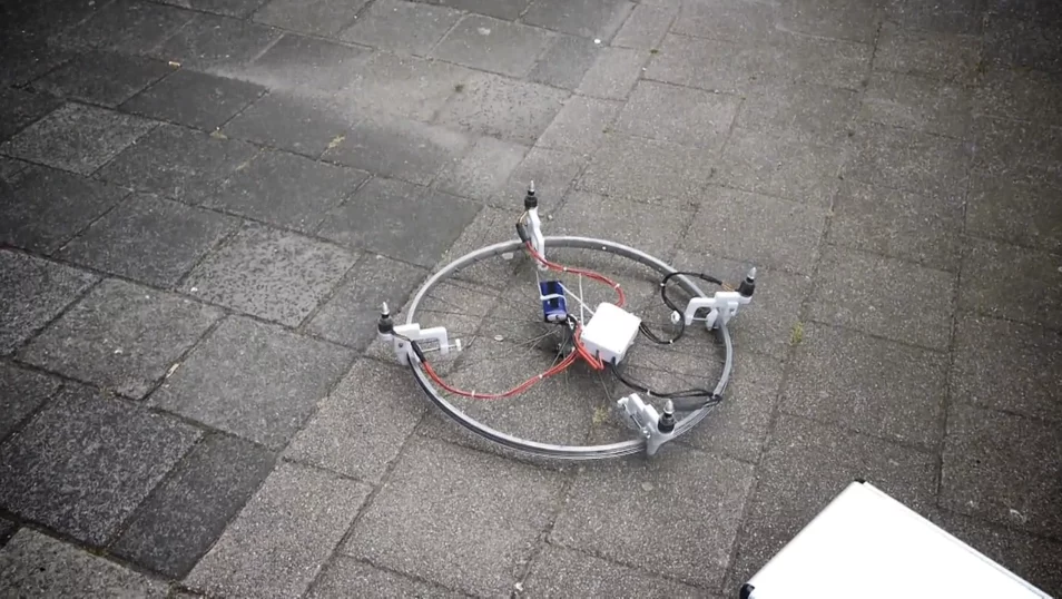 Bicycle wheel as quadrotor (Video still: Jasper van Loenen/Mathijs van Oosterhoudt)