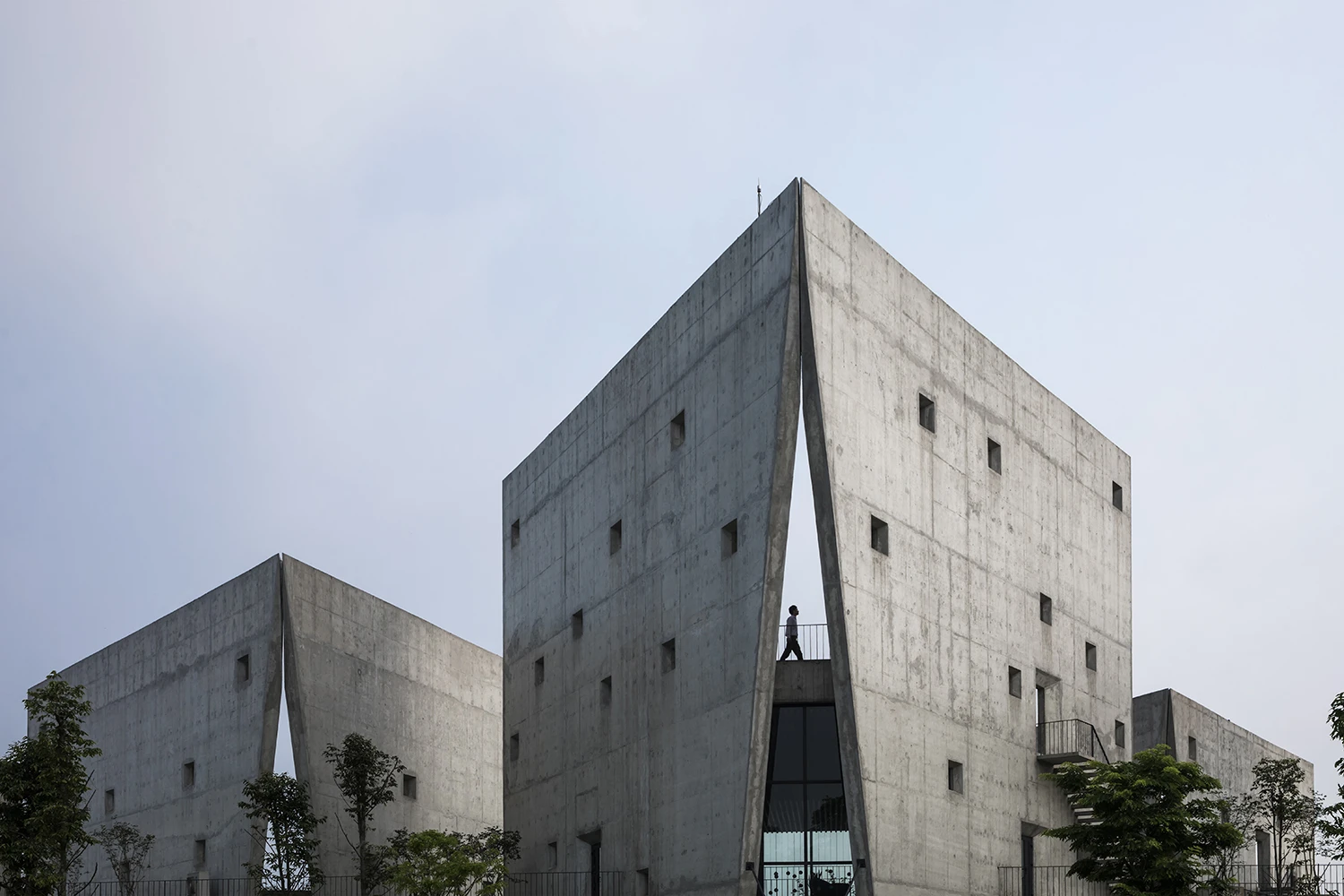 The Viettel Offsite Studio measures 1,427 sq m (roughly 4,680 sq ft)