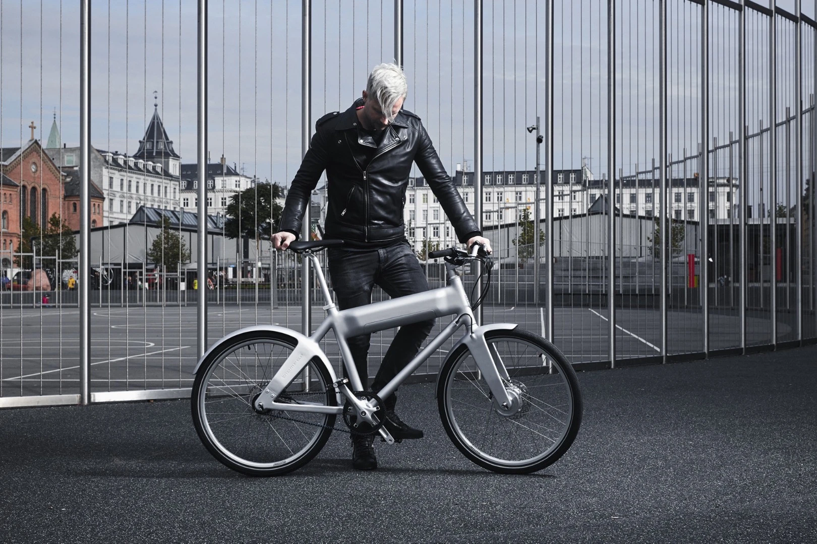 The Biomega OKO is powered by a lithium-ion battery stored neatly in the frame